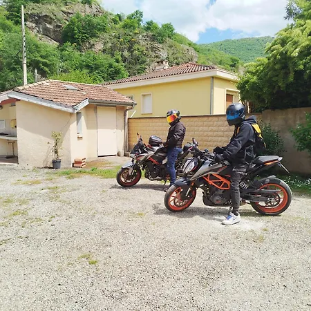 Du Domaine Laffraut Hébergement de vacances Tarascon-sur-Ariège